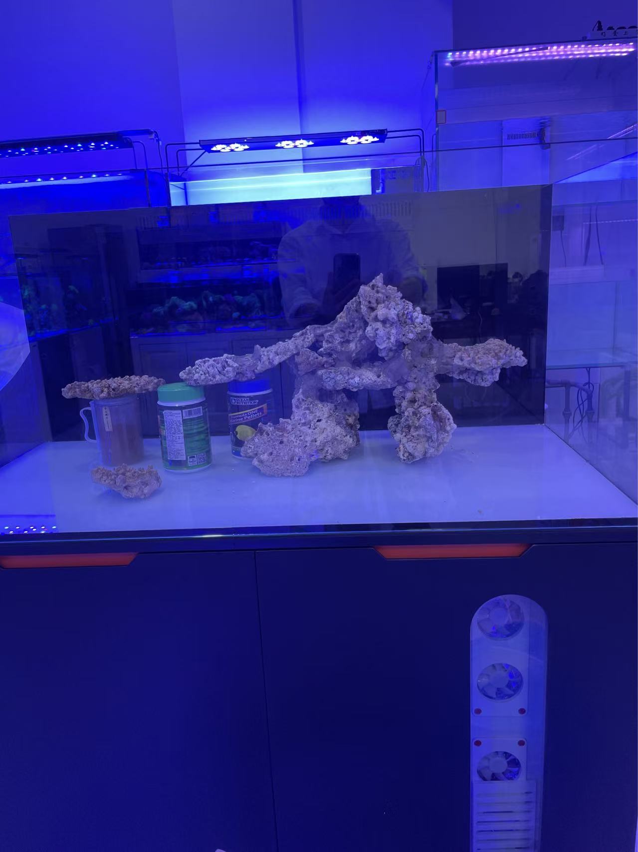 石景试摆中的一个阶段,罐子仍作为临时支撑。